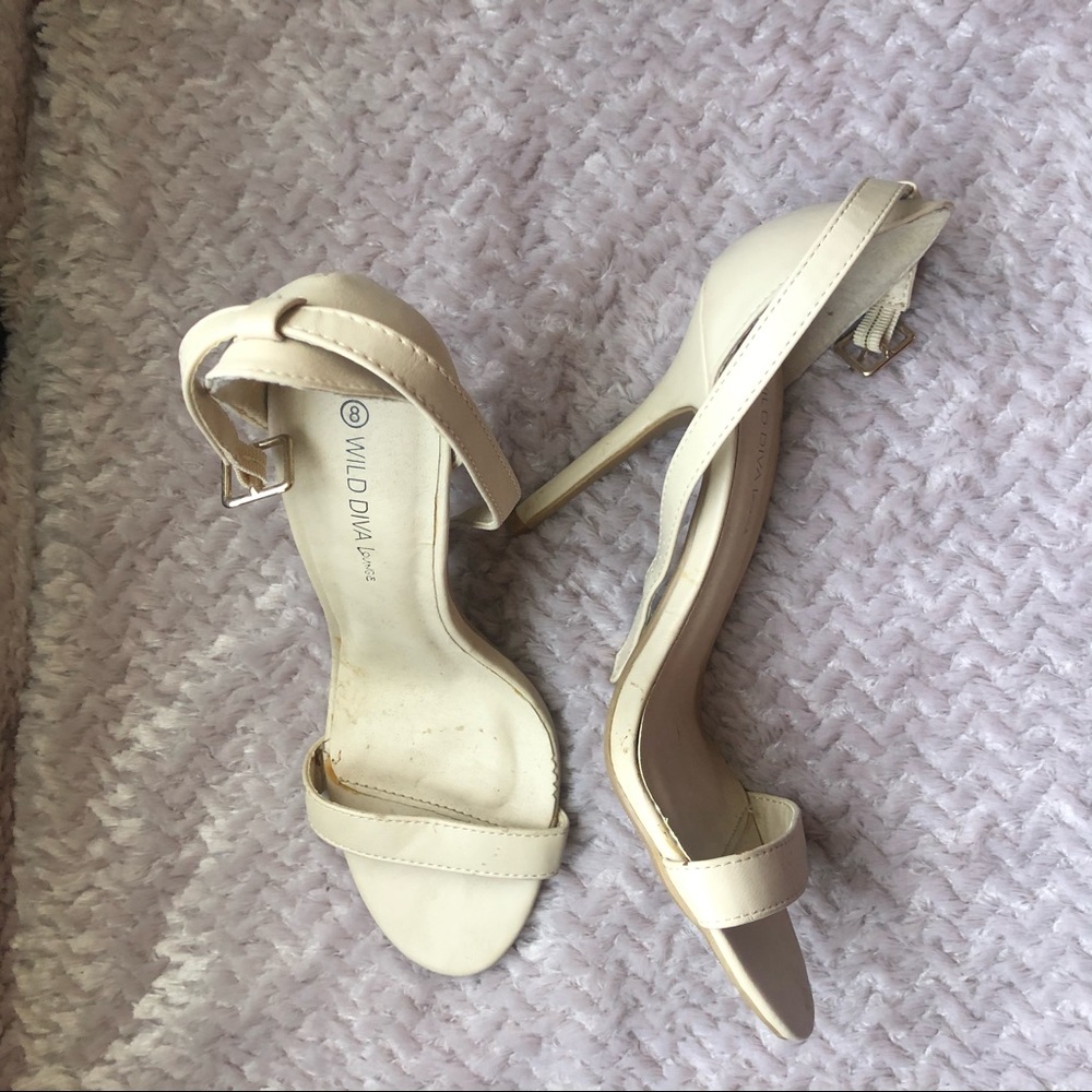 HEELS - Picture 2 of 3